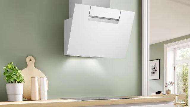 Аспиратор Bosch DWK67FN20, SER4, Wall hood 60 cm, A+, EcoSilence Drive, Alexa voice control, transparent glass, white print, max 431 m3/h, 56 dB, HC