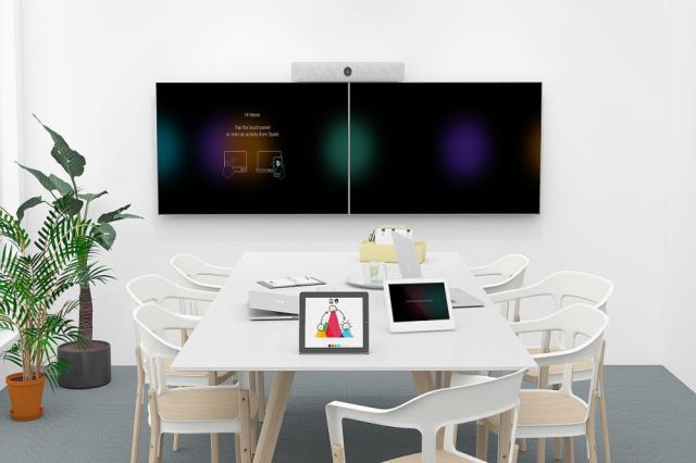 Видеоконферентна система Cisco Room Kit with integrated microphone, speakers and Touch 10