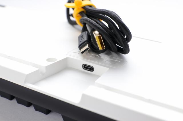 Геймърскa механична клавиатура Ducky One 3 Classic Full Size Hotswap Cherry MX Red, RGB, PBT Keycaps