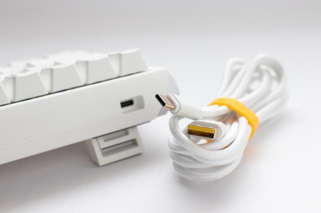 Геймърска механична клавиатура Ducky One 3 Pure White Mini 60% Hotswap Cherry MX Brown, RGB, PBT Keycaps