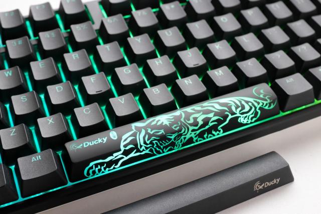 Геймърскa механична клавиатура Ducky One 3 Classic TKL Hotswap Cherry MX Blue, RGB, PBT Keycaps
