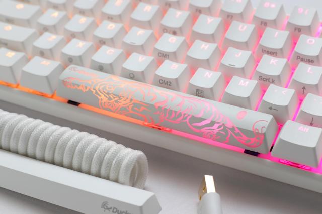 Геймърскa механична клавиатура Ducky One 3 Pure White SF 65, Hotswap Cherry Mx Brown, RGB, PBT Keycaps