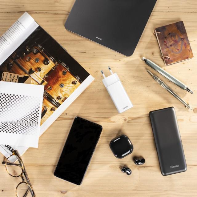 Бързо зарядни HAMA, Gan, 220V, 65W, 1x USB-C PD, 1x USB-A QC, Бял